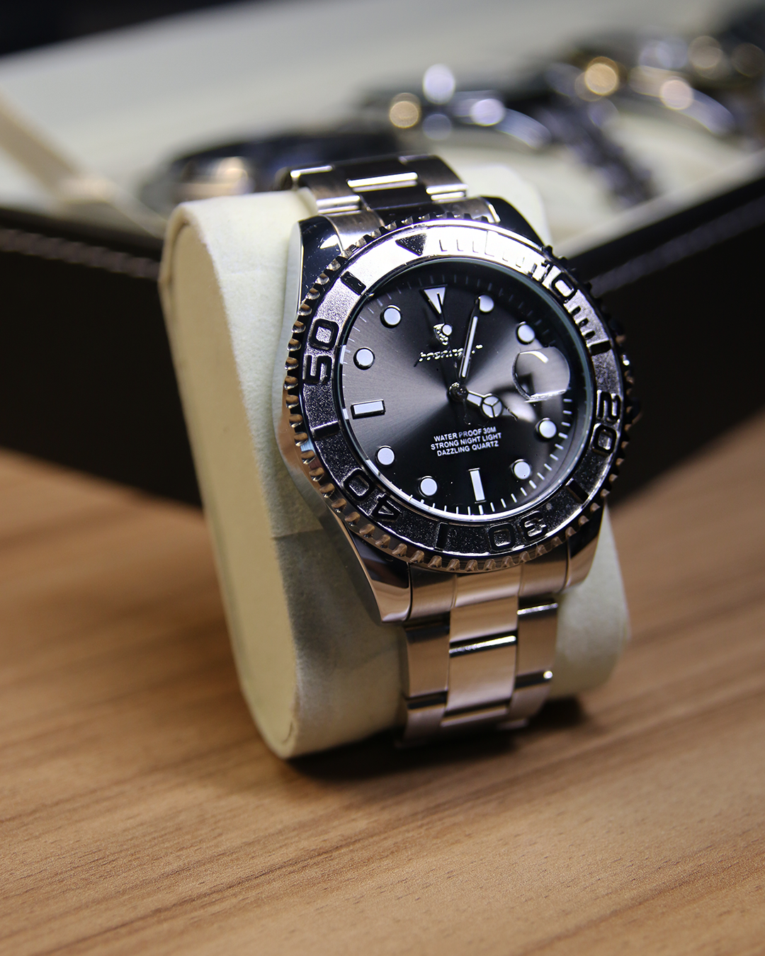 Poedagar Yacht Watch